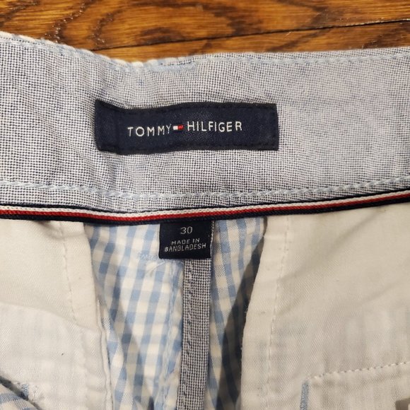 Tommy Hilfiger 8" Seersucker Short in Light Blue Gingham - Picture 2 of 5